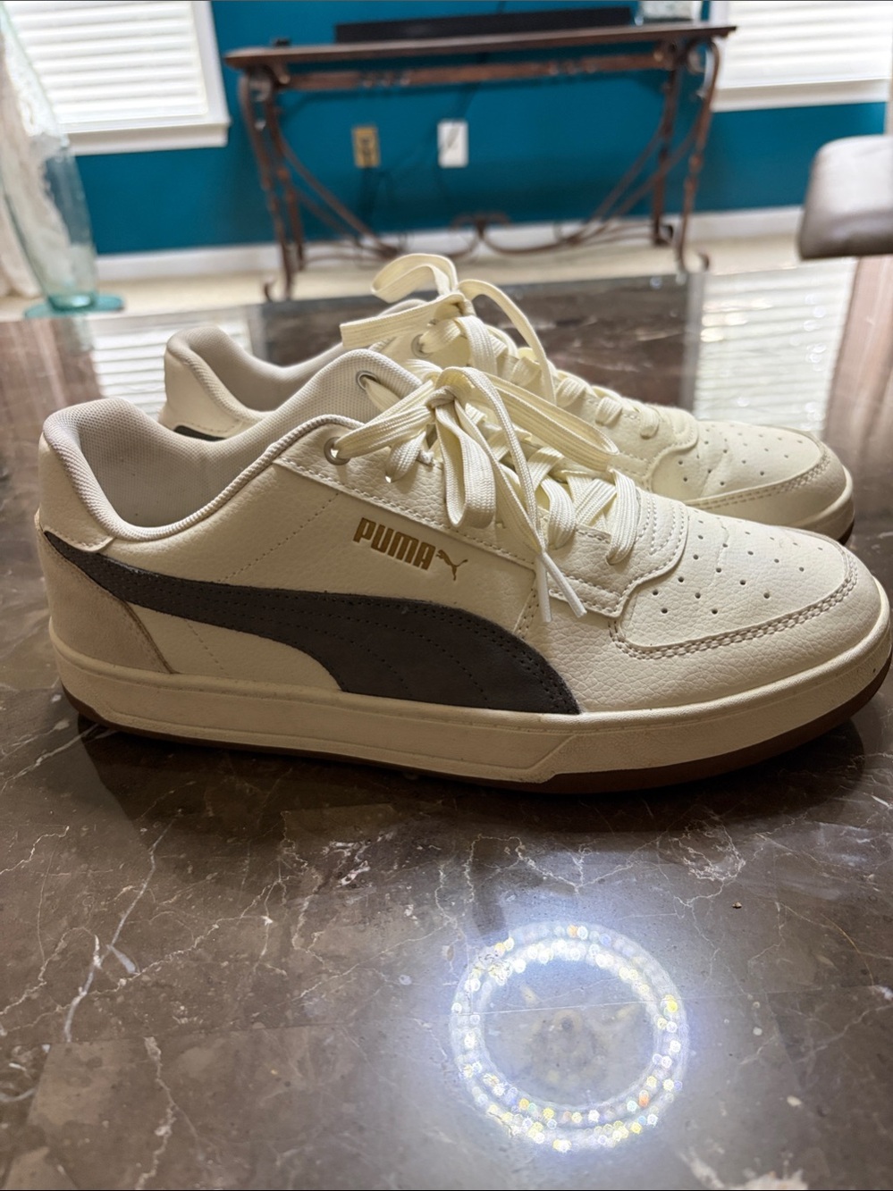Puma Men’s Low-Top Sneakers in Off-White with Black Formstripe